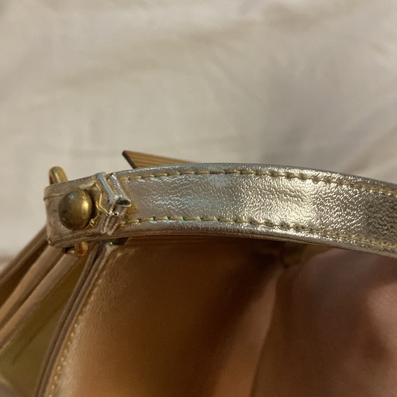 Vintage meyers 1960s gold hard shell handbag purse evening bag - Picture 5 of 9